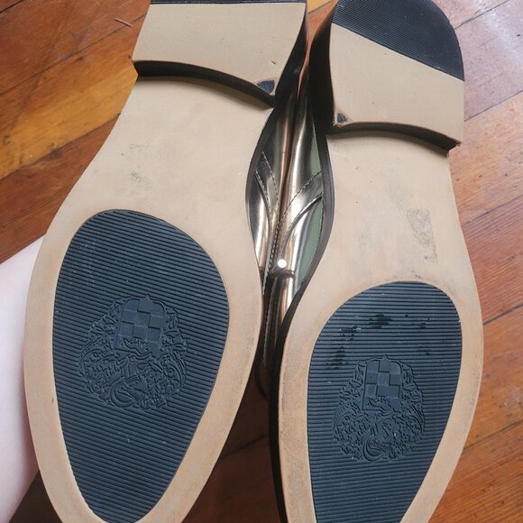 Vince Camuto Gold Oxford, sz 6M - Picture 2 of 9